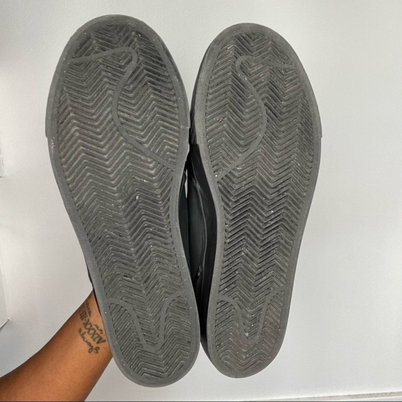 🚨NIKE SB JANOSKI TRIPLE BLACK SUEDE🚨 - Picture 3 of 5